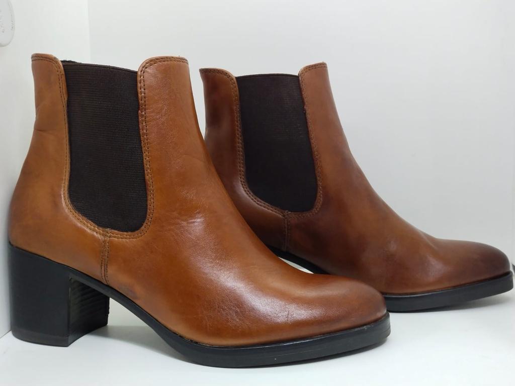 LADIES HILL BOOTS LASHILL