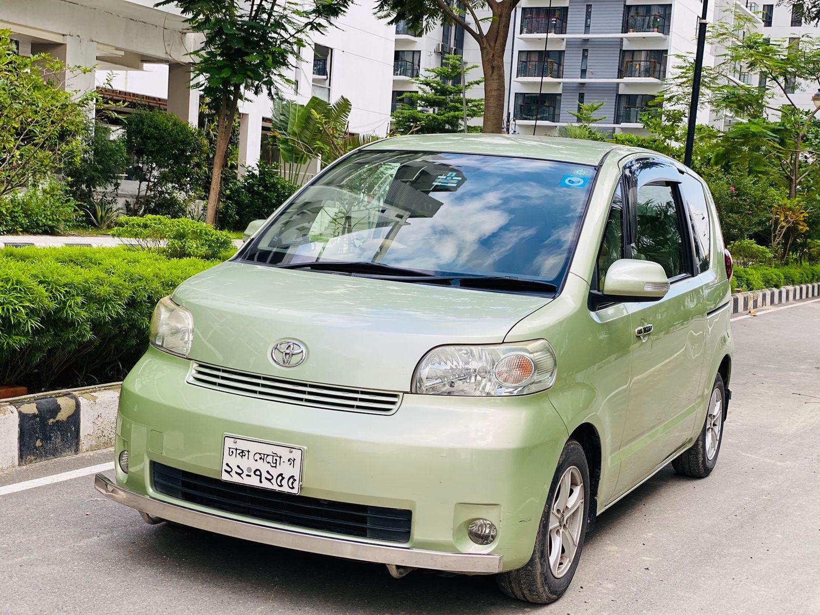 Toyota Porte 2009