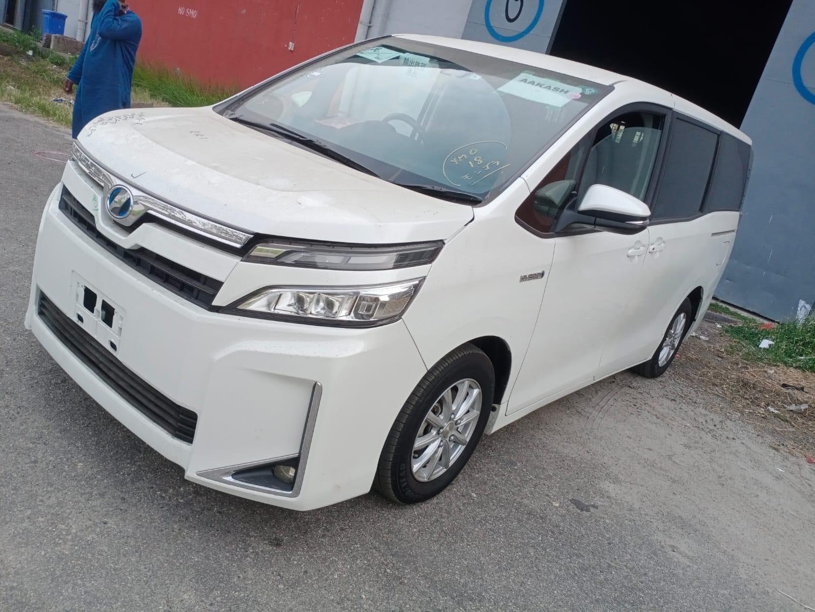 Toyota Voxy Hybrid
