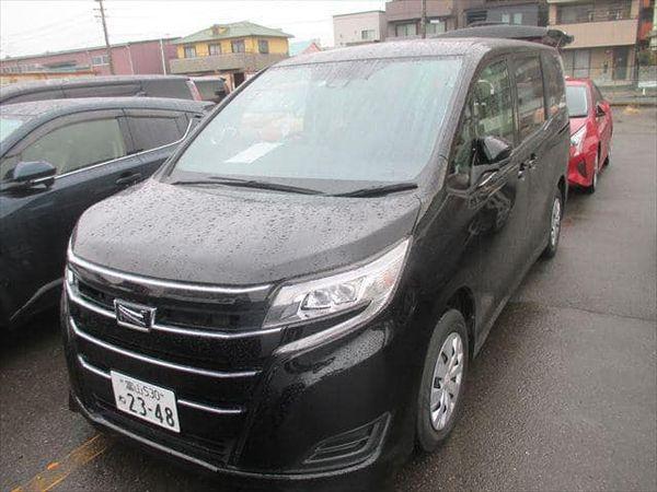 TOYOTA NOAH X
