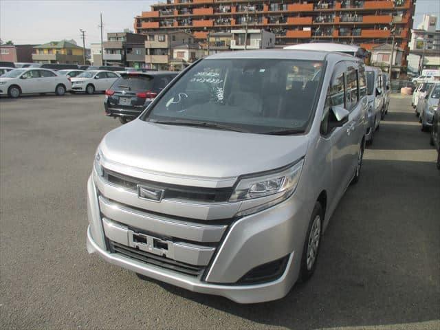 TOYOTA NOAH, X