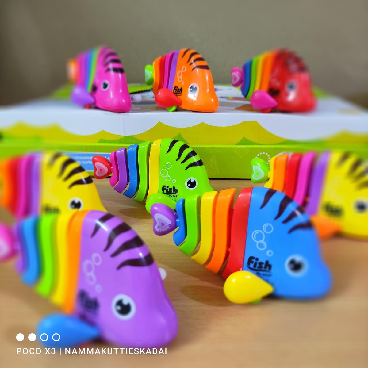 1 pics Happy Running Colorful Fish For Kids All Fish Part Can Move Easy To Play Kids - Baby Toys